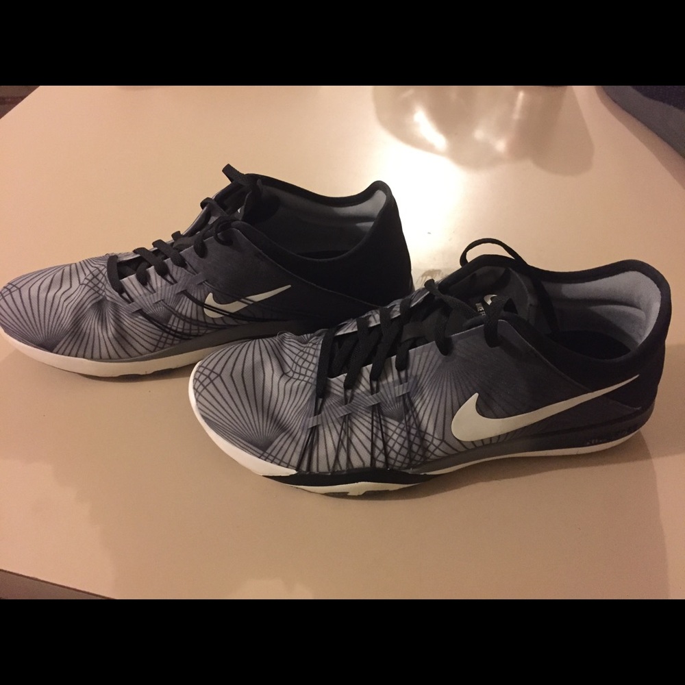 Womens Nike sneakers